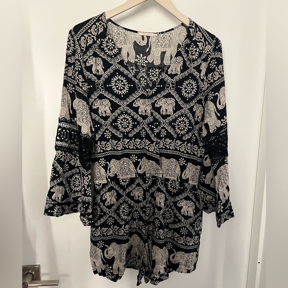Black & Cream Elephant-Print Women's Romper size GG